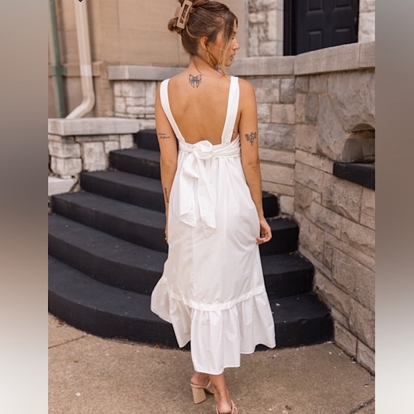 🆕🌿🤍ENTRO: White Linen  Summer Dress MEDIUM - Picture 2 of 10